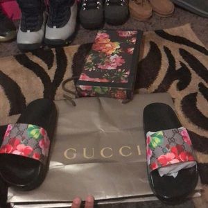 Gucci blooms slides